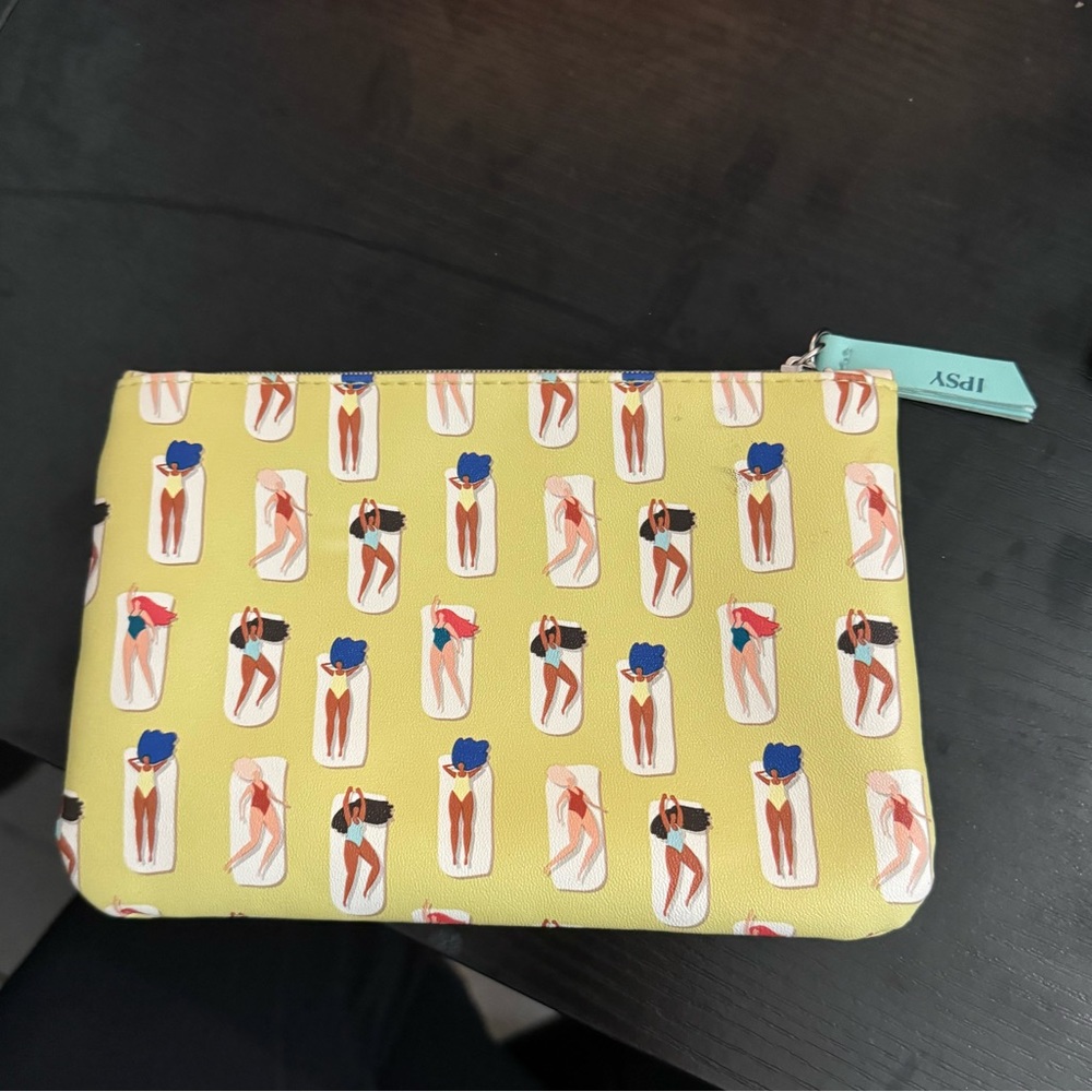 Ipsy Beach Cosmetic Bag